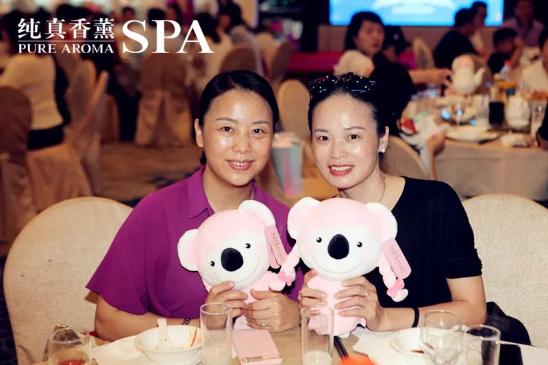 纯真筑美医美开业嘉宾合照